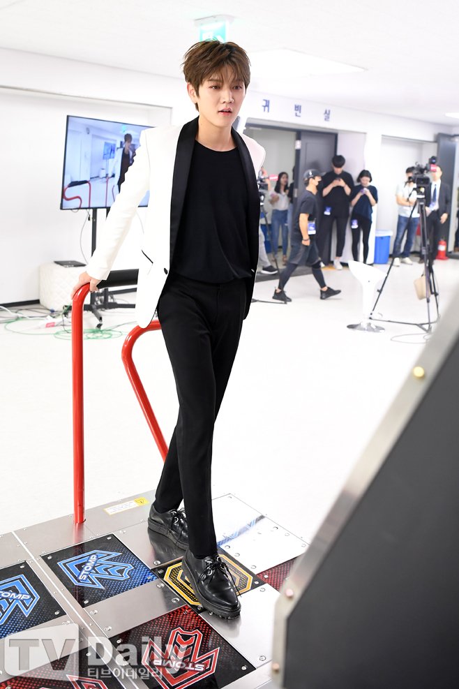 최민기 다리 길이 실화니.....? | 인스티즈