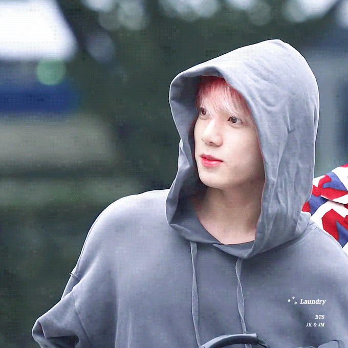 정국이 진짜 예쁘게 생기지 않았어????? | 인스티즈