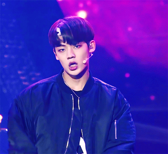 누가 아이돌 끼쟁이 반열에 이 친구 좀 넣어줘라..😭😭😭 | 인스티즈