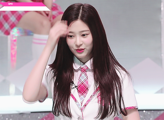 상상해봐 뮤비에 사쿠라 김민주 강혜원 쓰리샷 잡히는 모습을... | 인스티즈