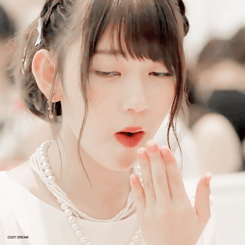 나는 예쁜 얼굴이 덕후몰이도 가능하단걸 사쿠라 보고 알았지 | 인스티즈