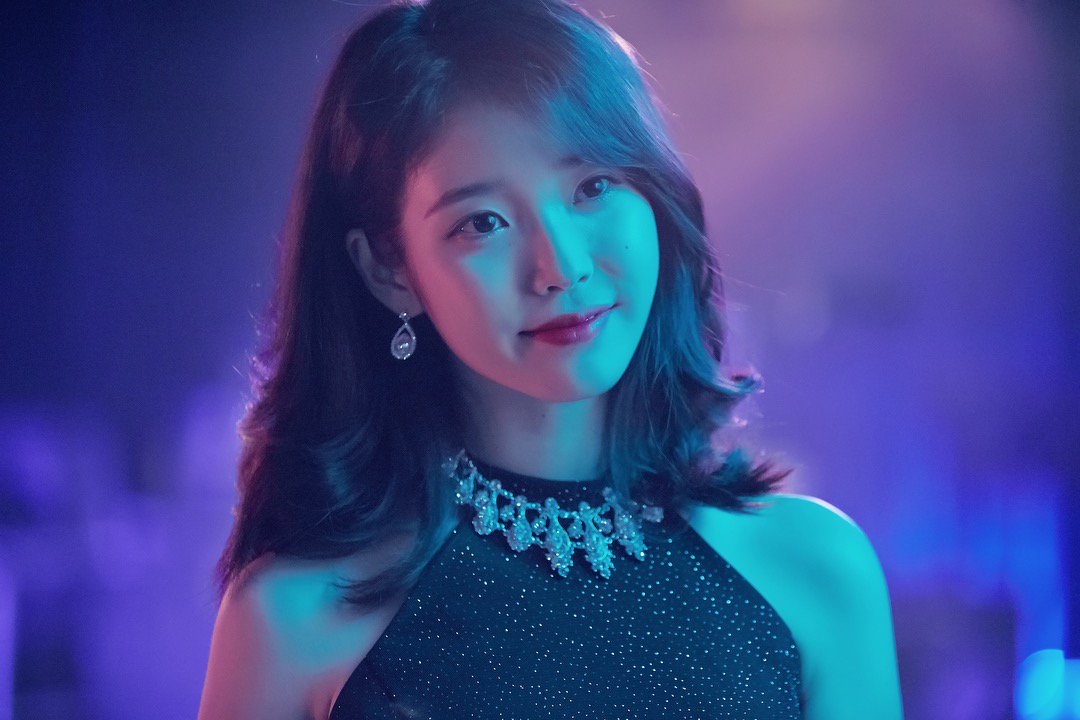 아이유 뭐야? 사람이 이렇게 에뻦도 됨?? - 인스티즈(instiz) 익명예잡
