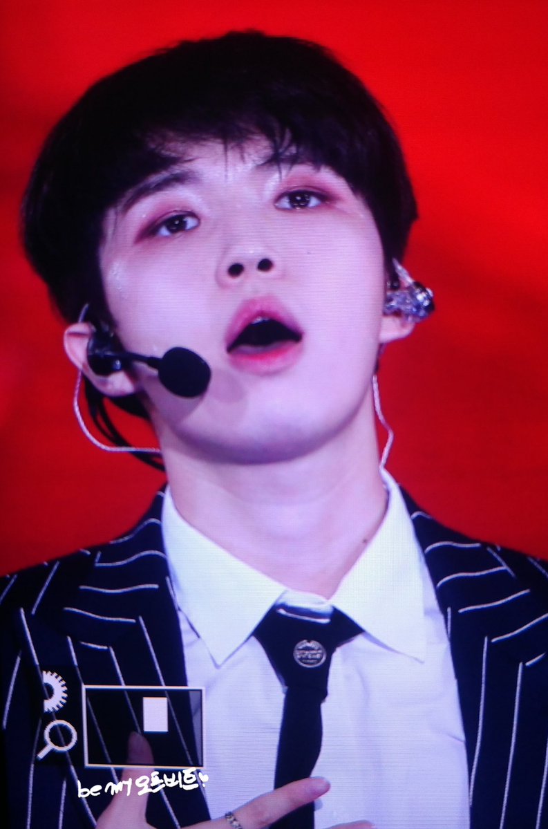 섀도 진하게 바른 김재환이 세상을 구한다 | 인스티즈