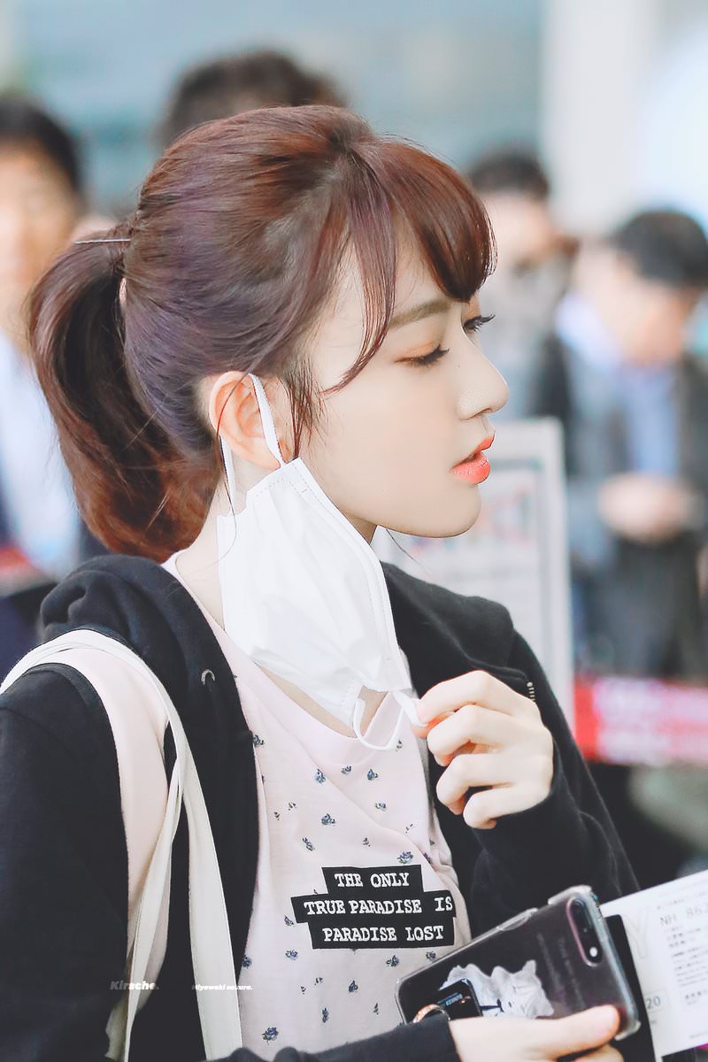 사쿠라 이날 출국 사진 너무 예뻐서 깜짝 놀랐어 | 인스티즈