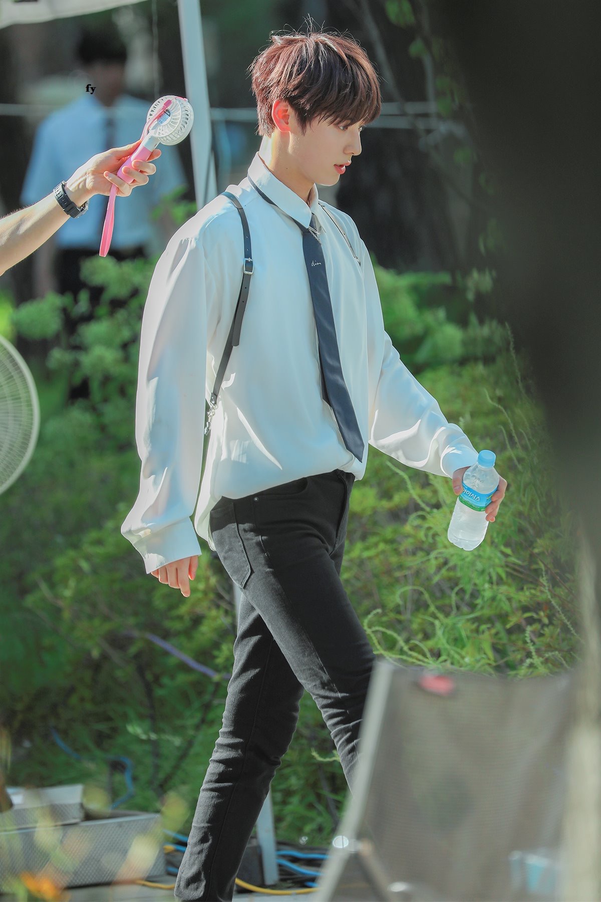 황민현 넌 정말 크고 잘생겼다... 짱이야... | 인스티즈