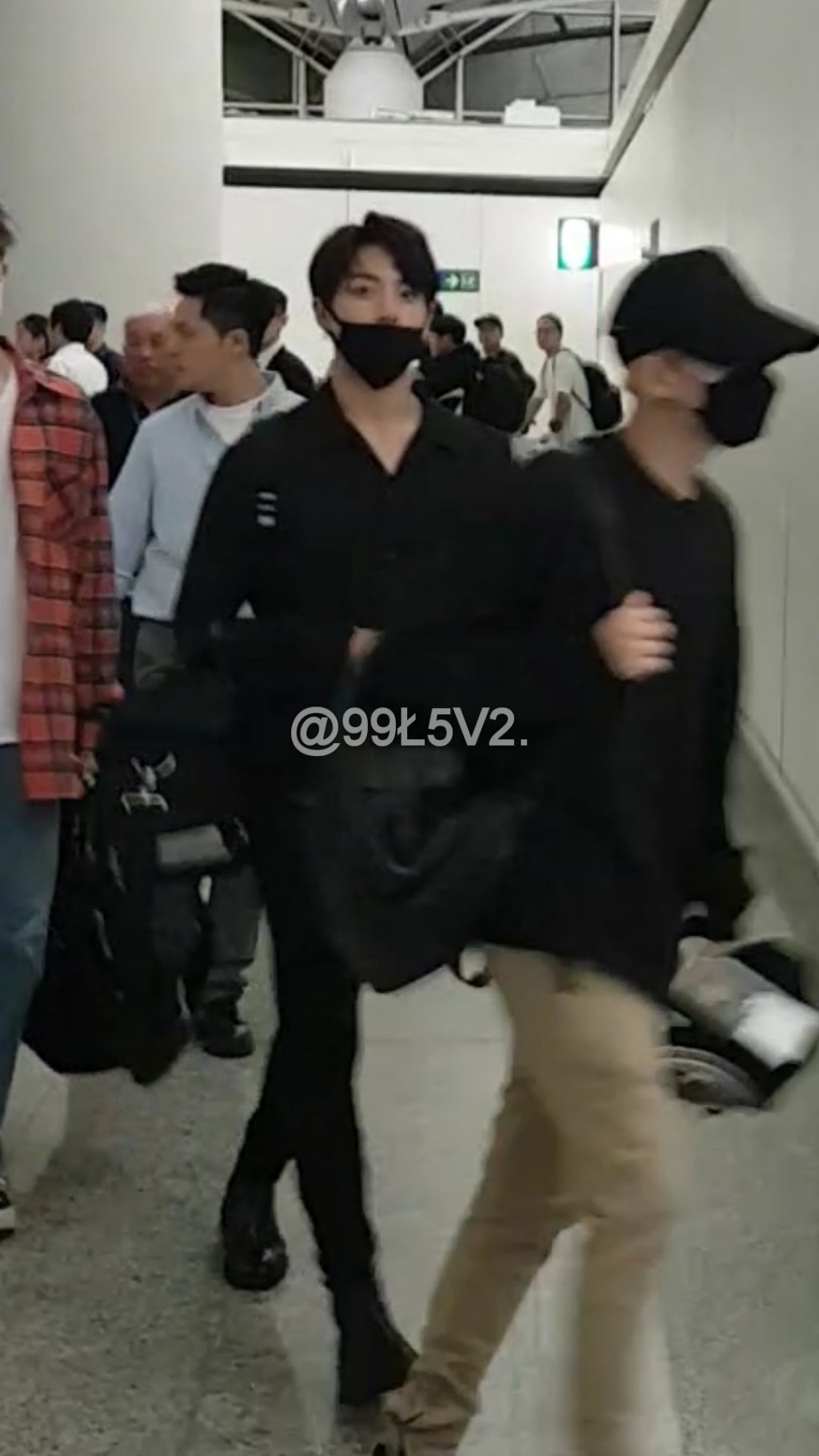 방탄 정국, 럽리 케이 실물짤이라는데 | 인스티즈