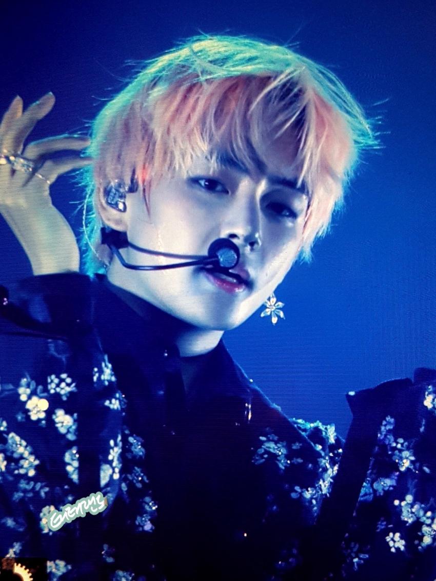 방탄 뷔 오늘자 LA콘 레전드짤만 모아봄 | 인스티즈