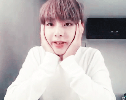 방탄소년단 뷔의 이중성 | 인스티즈