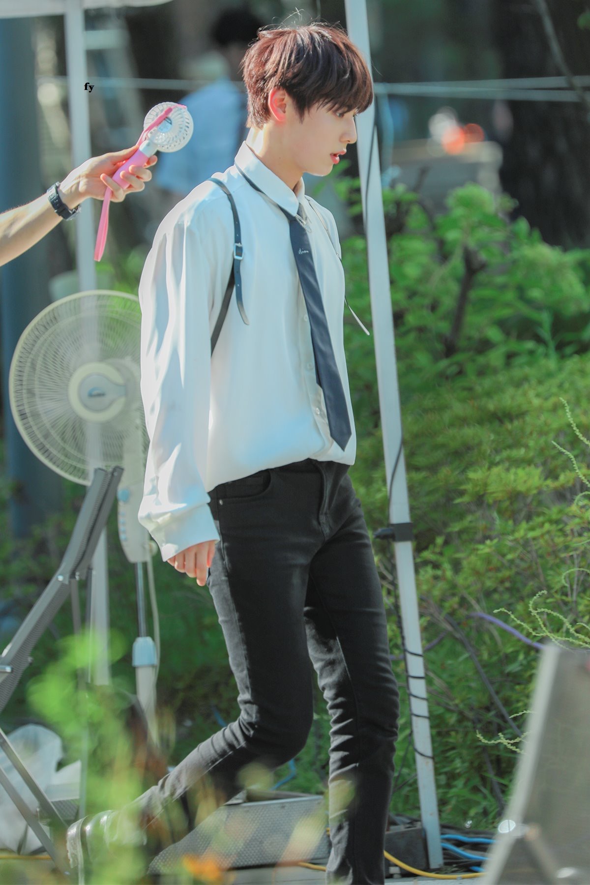 황민현 넌 정말 크고 잘생겼다... 짱이야... | 인스티즈