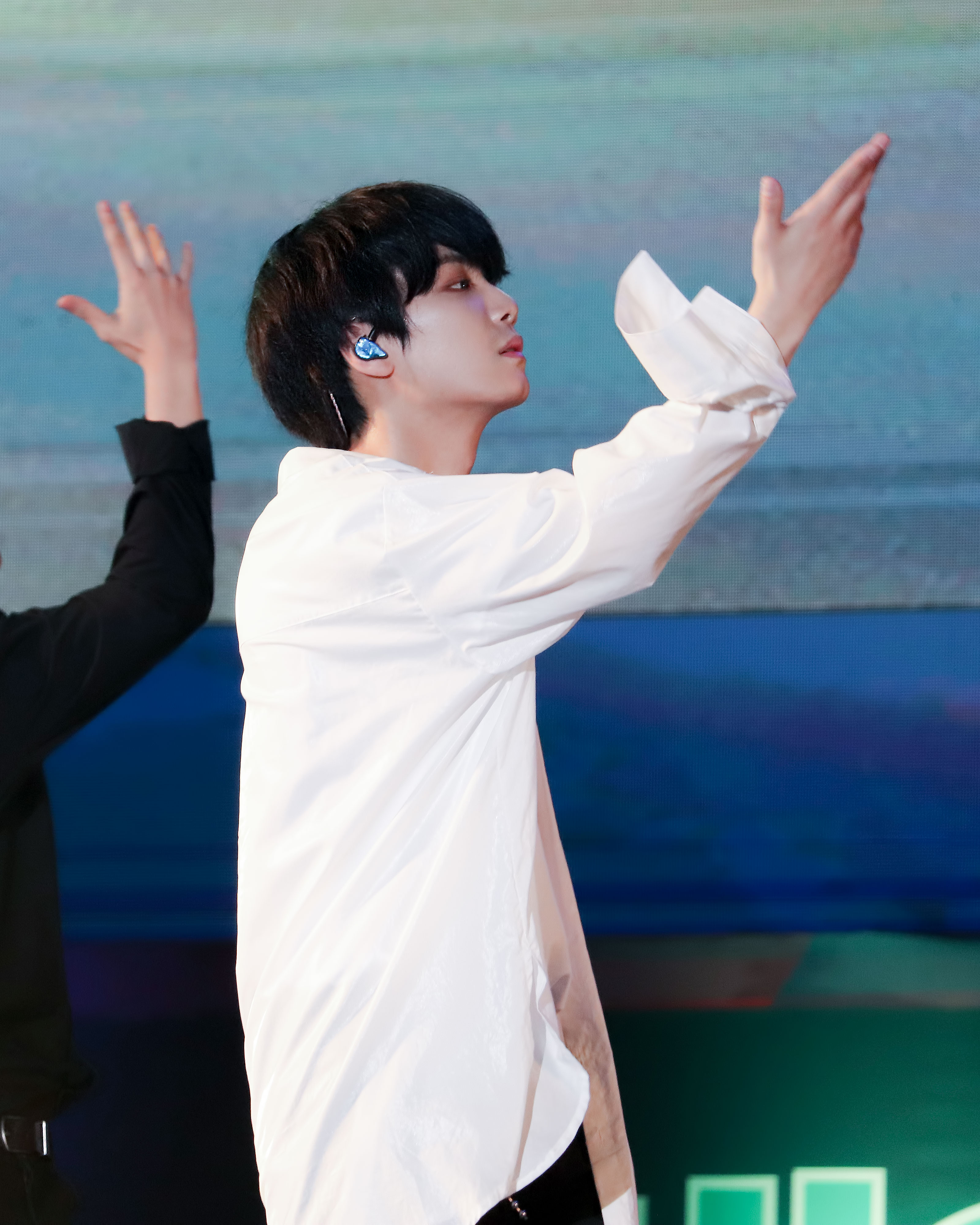 ㄹㅊ뉴종현 나오면 들고 사라진다 뿅 | 인스티즈