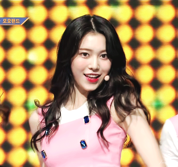 뭔가 걸데 유라 - 럽리 미주 - 모랜 제인 이렇게 셋이 그라데이션으로 닮음 | 인스티즈