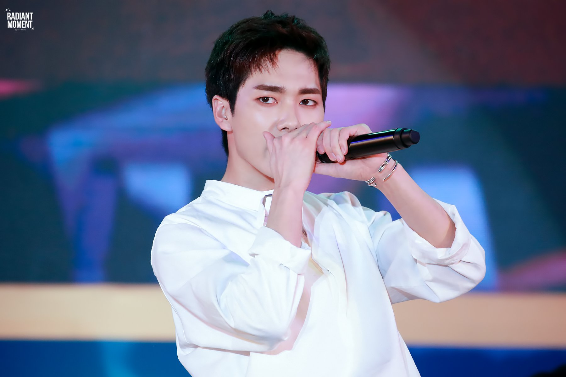 이게 바로 뉴이스트의 곽아론이다!!! | 인스티즈