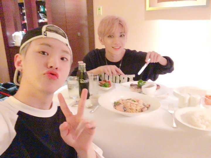 아진짜 권!!!!!!순!!!!!녕!!!!!!! 권호시 갭차이 때문에 흘린 쓰니 눈물이 두만강을 이루는 중••• | 인스티즈