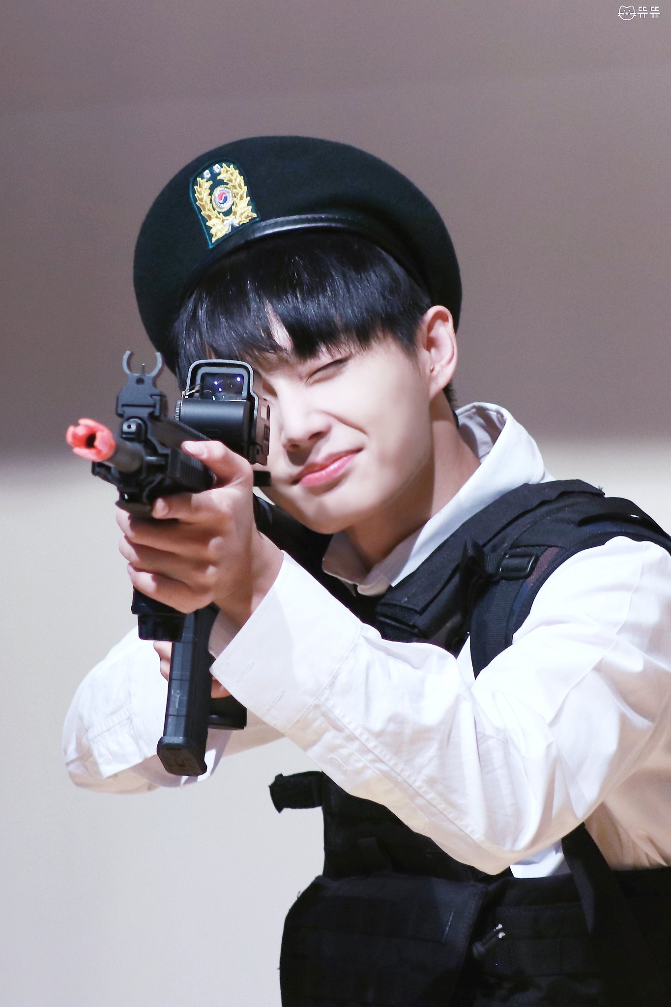 김동한이 팬싸계 싸이라면 김용국은 팬싸계 마법소년 | 인스티즈