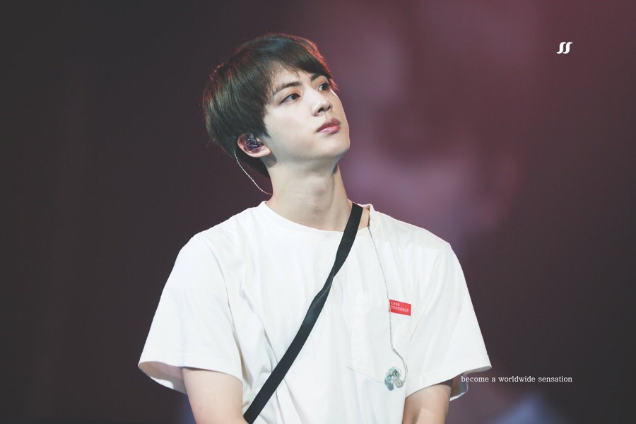 방탄 진 : 머리 자르러 가위 들고 오시면 주먹을 내서 이겨버립니다 | 인스티즈