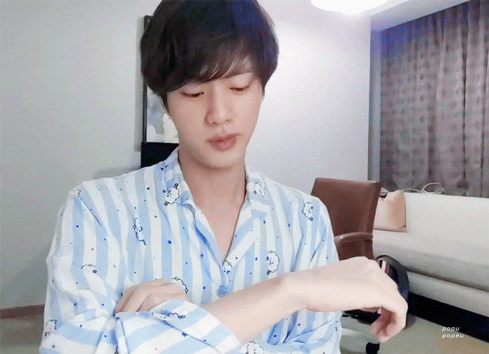 방탄 진 : 머리 자르러 가위 들고 오시면 주먹을 내서 이겨버립니다 | 인스티즈