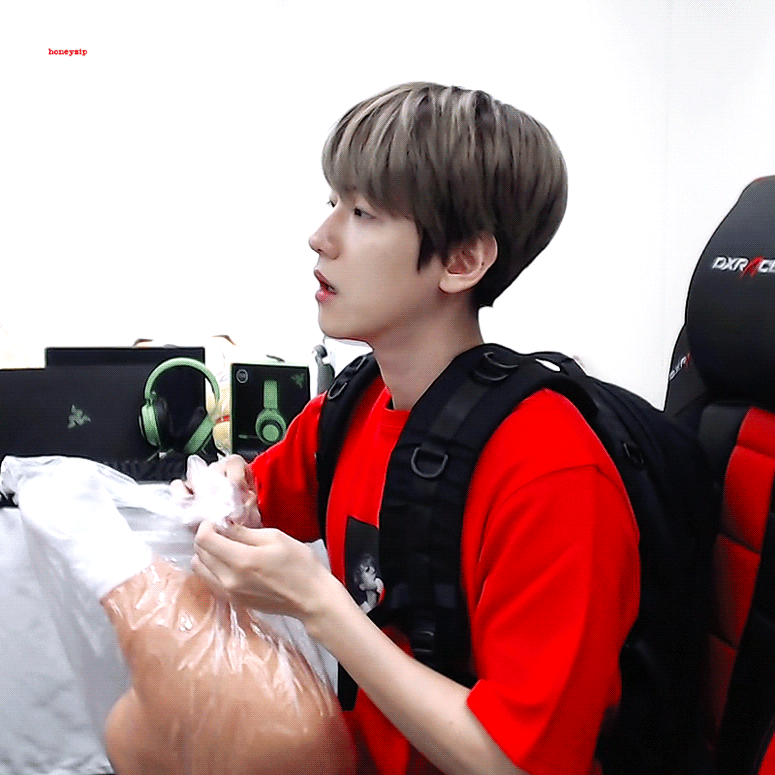 근데 백현이는 ㄹㅇ 설레게 생기지 않았니..???? | 인스티즈