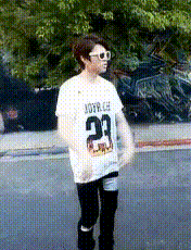 랜첨 한명이라도 무릎이 보이는 사진 나오면 잔다 | 인스티즈