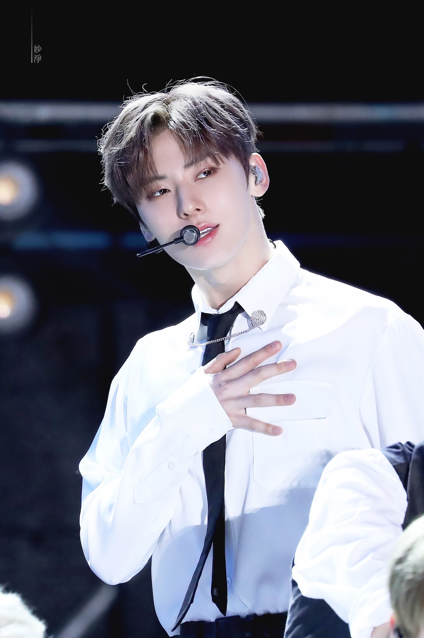 9일 황민현 고화질과 움찔 삐삐쳐달란 익 어디쏘 나와서 저장하세용 삐1삐💖 | 인스티즈