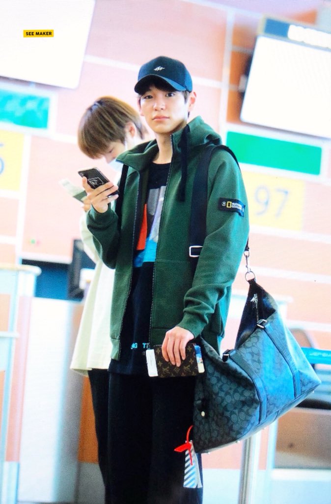 남돌들 이런 공항사진 있으면 주라 체대오빠 느낌나는 ㅠㅠ | 인스티즈