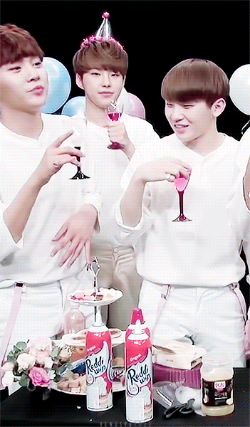 이미 취한 애랑 잔 이상하게 드는 애랑 턱에 구멍 뚫린 애 | 인스티즈