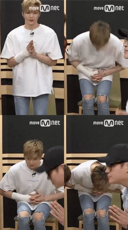 아니ㅋㅋ 강다니엘 인사할때 버릇 ㅋㅋㅋㅋㅋㅋㅋ | 인스티즈