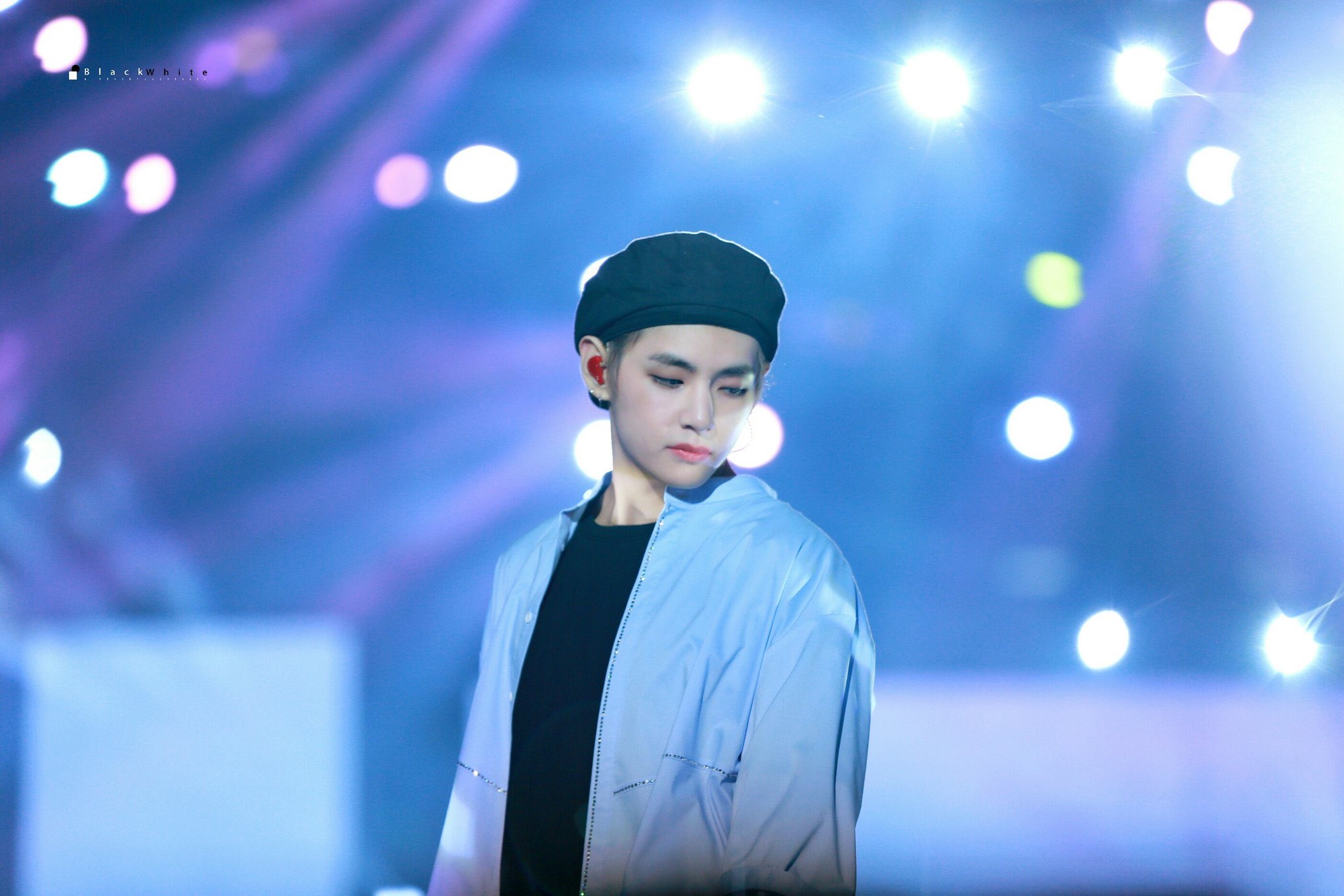 방탄 뷔 실물짤 이런 느낌이라는거 공감해? | 인스티즈