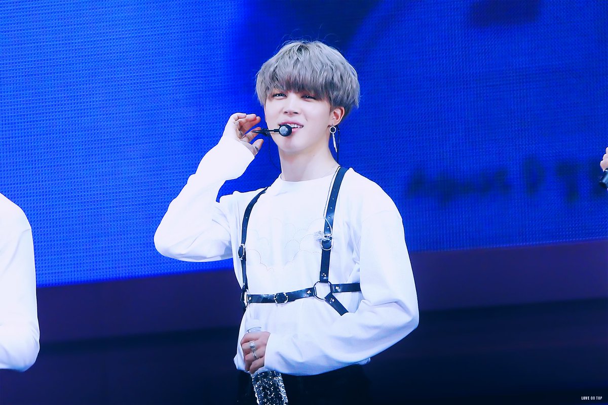 스타일리스트의 실수...하네스의 기능을 상실한 남자 아이돌 갑ㅠㅠㅠㅠㅠㅠ (방탄 지민 | 인스티즈