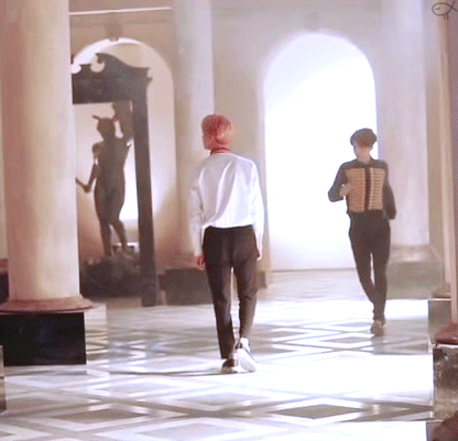 난 방탄 슈가 이렇게 하찮고 몰랑몰랑한 모먼트 너무 좋아해 | 인스티즈