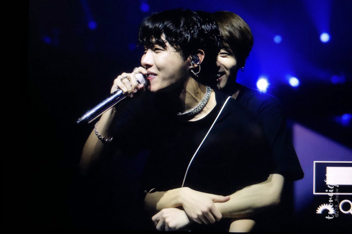 방탄 정국이 기분 좋으면 하는 행동 | 인스티즈