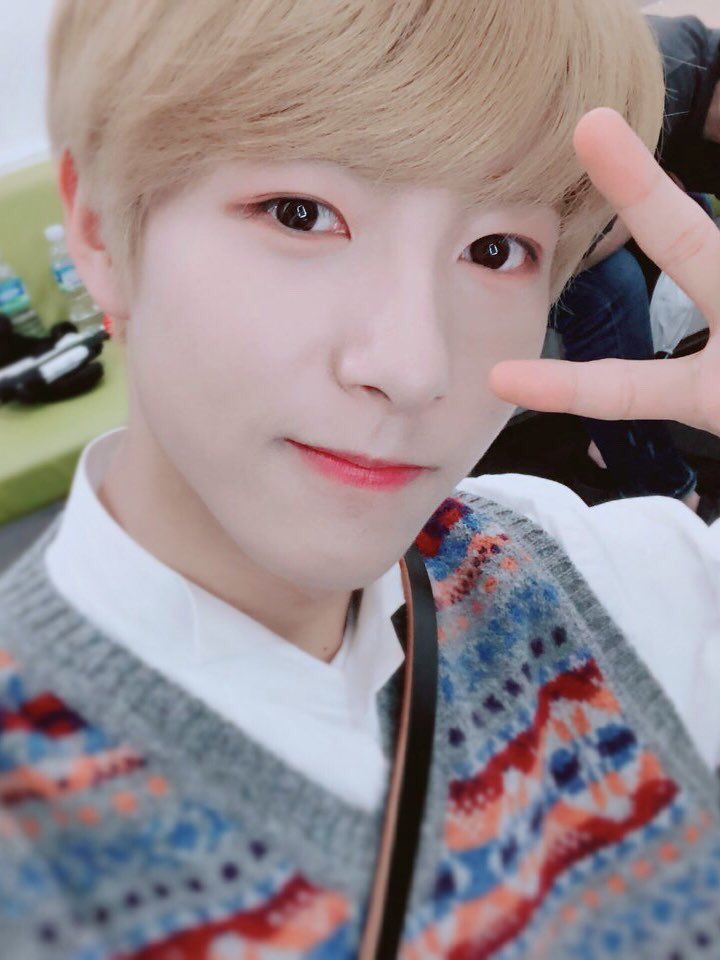 인준이 은근 각도기임ㅋㅋㅋㅋㅋㅋㅋㅋㅋㅋㅋ | 인스티즈