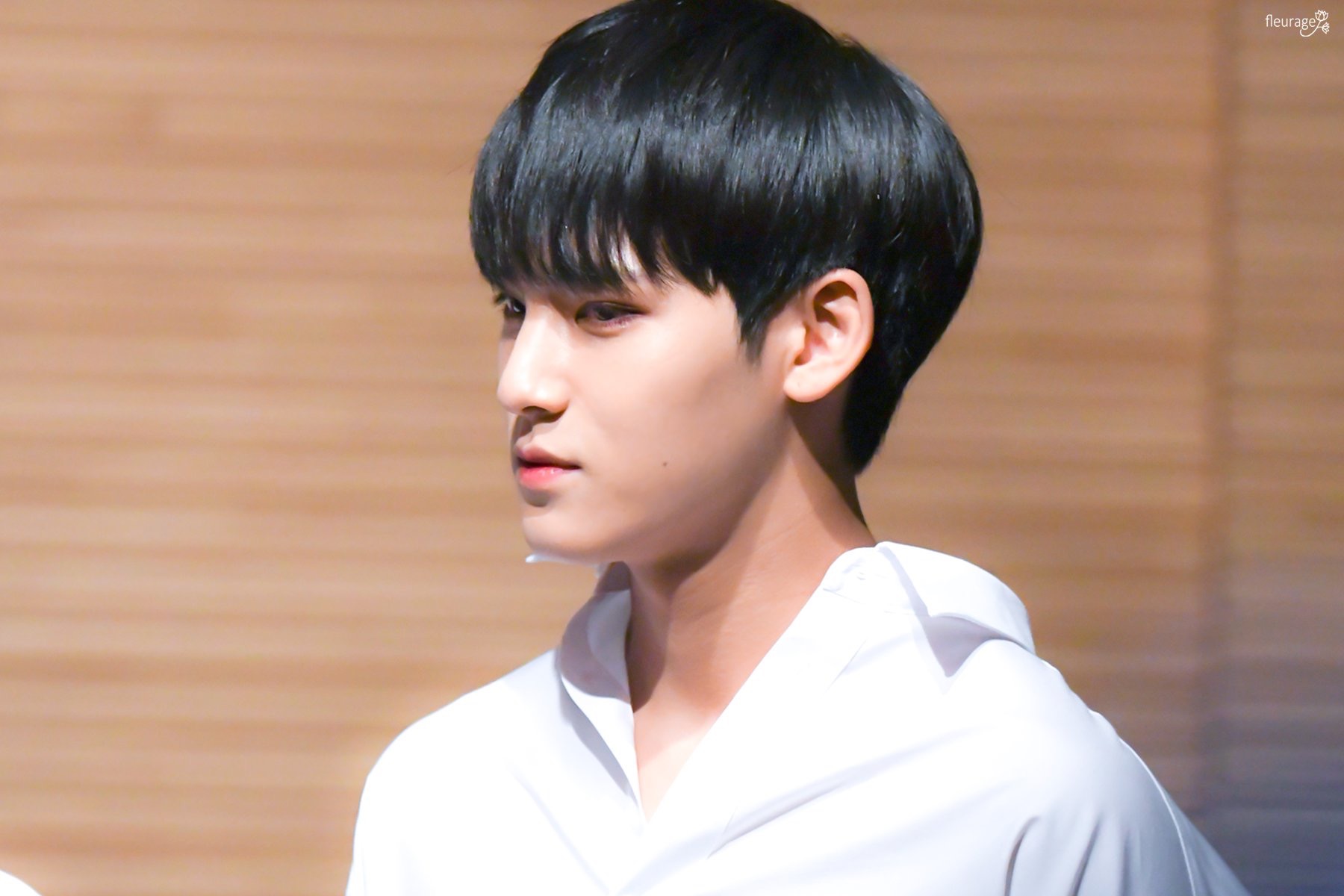 ㄹㅊ 나랑 눈 마주치면 결혼하는거다 | 인스티즈