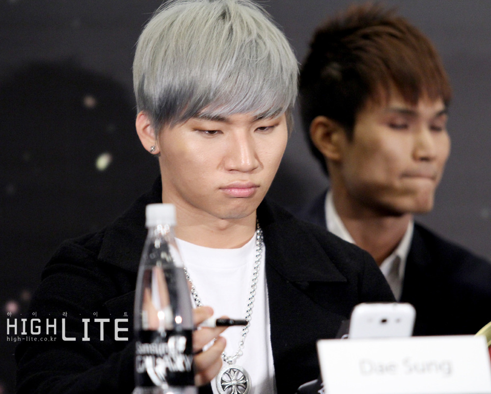 과제에 참고하려고 본진 사진 보는중인데 너무 앓고싶다 | 인스티즈