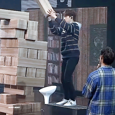 힘들 때는 대왕젠가 옮기는 진영이를 보자 | 인스티즈