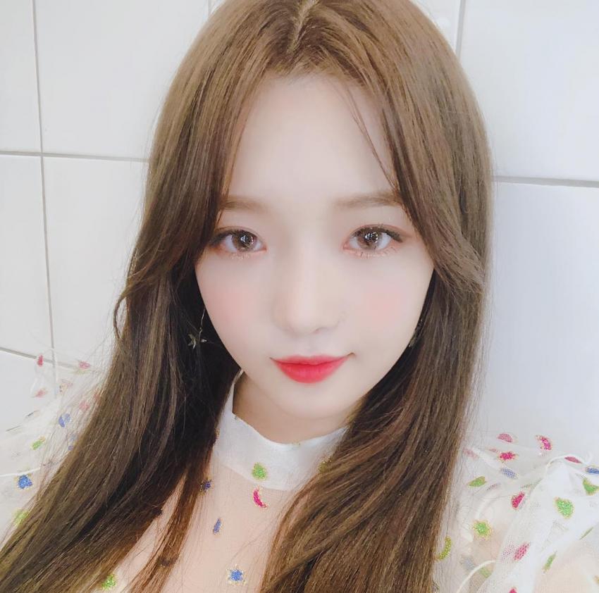 프로미스나인 팬들앞에서 첫 무대하고 기분이 어떠냐니까 | 인스티즈