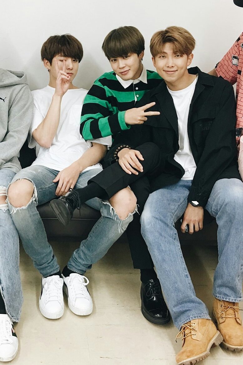 방탄 지민 좀 불편해 보여 | 인스티즈