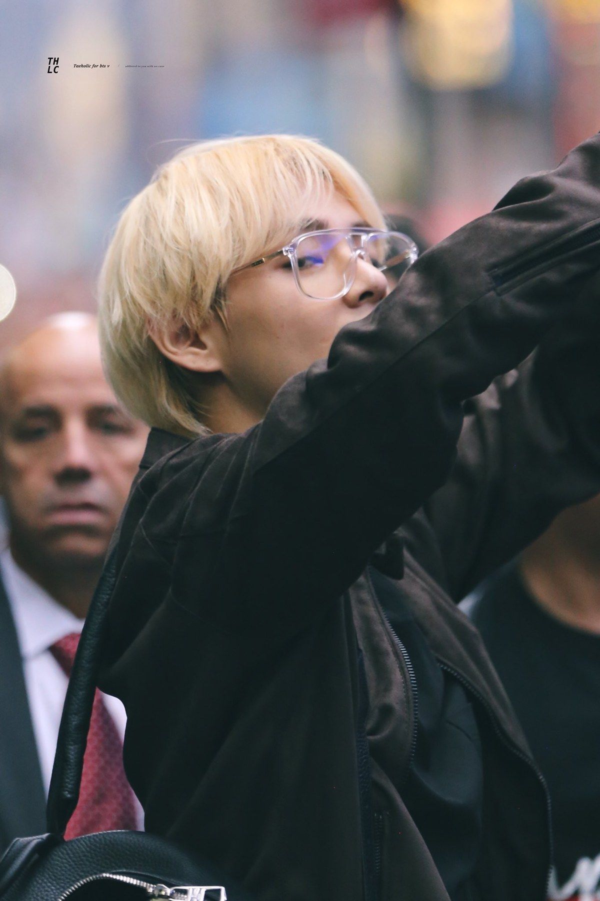 게티 이미지가 올려준 방탄 뷔 출근 패션 좀 봐ㄷㄷㄷㄷㄷ | 인스티즈