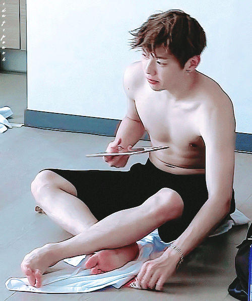 이불밖 강다니엘 수영하고 젤리 뇸뇸한거 그립다 | 인스티즈