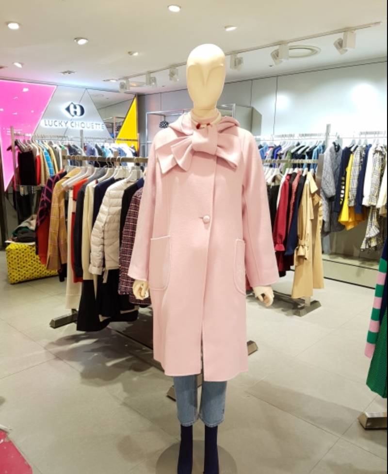 익드라 나 이코트가 너무 예뻐보이는데 ㅋㅋㅋㅋ 살까말까😭😭 모델빨인가 | 인스티즈