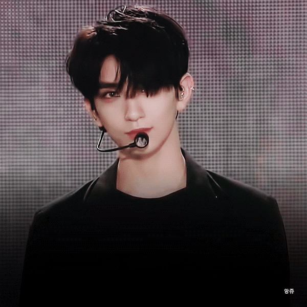 세븐틴 13명 다 잘생겨서 매일 짜릿해 ••• | 인스티즈