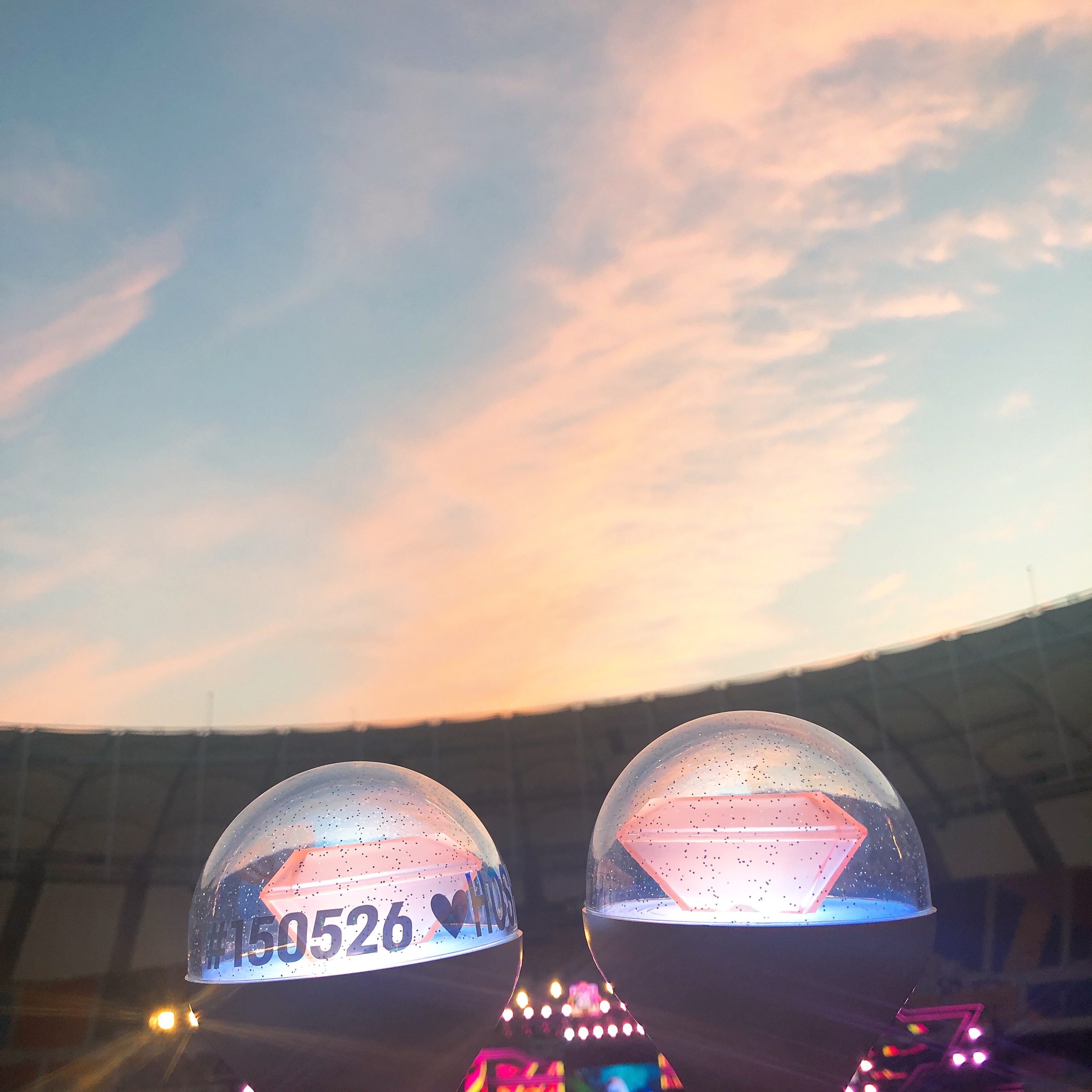 돌판 응원봉 중에 우리 응원봉이 제일 예쁜 거 같아 | 인스티즈