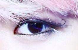 익들은 눈화장하면 생각나는 남돌 누가 있어? | 인스티즈