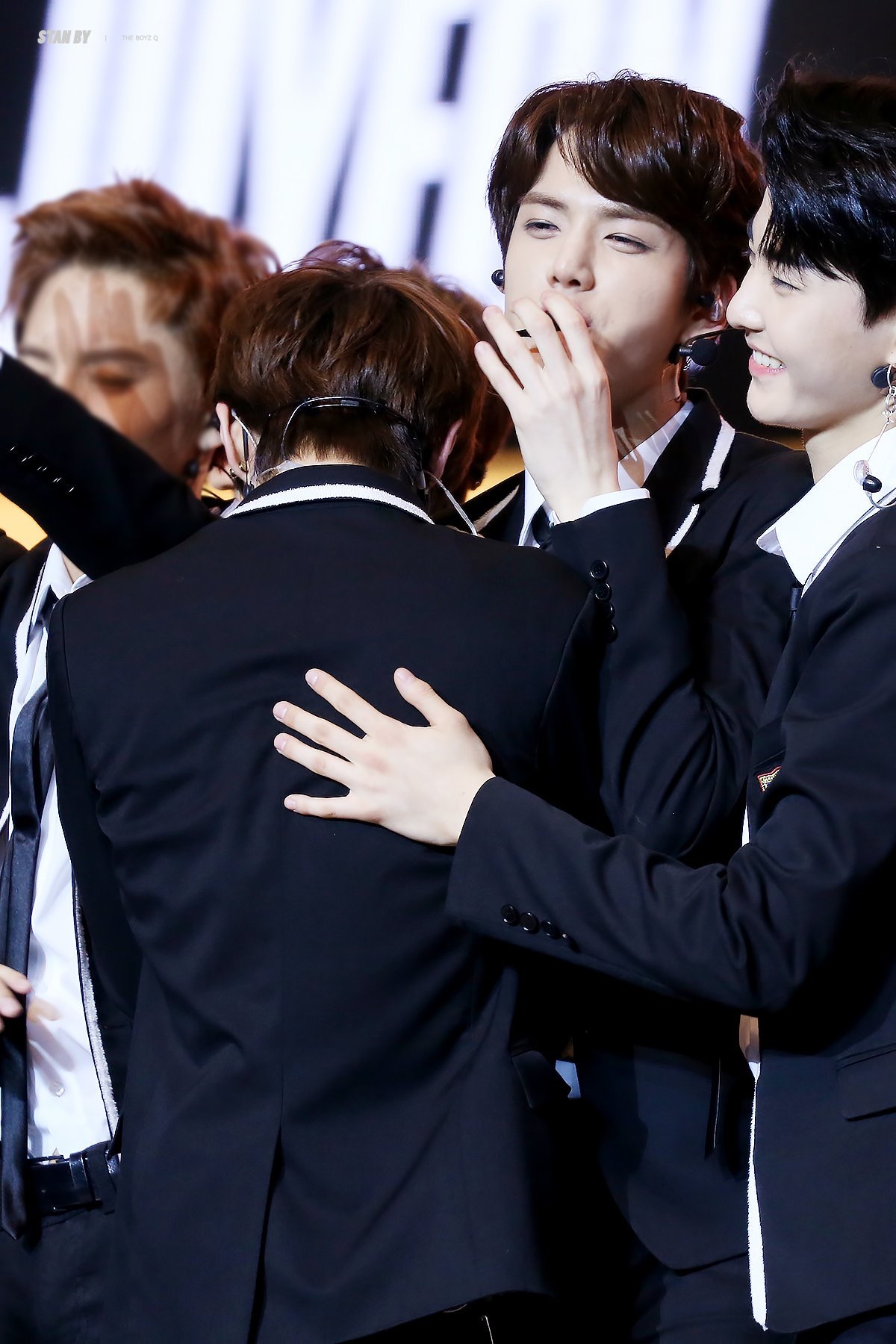 랜첨 최애 나오면 .. 뭐하지 일단 나오고 생각 | 인스티즈