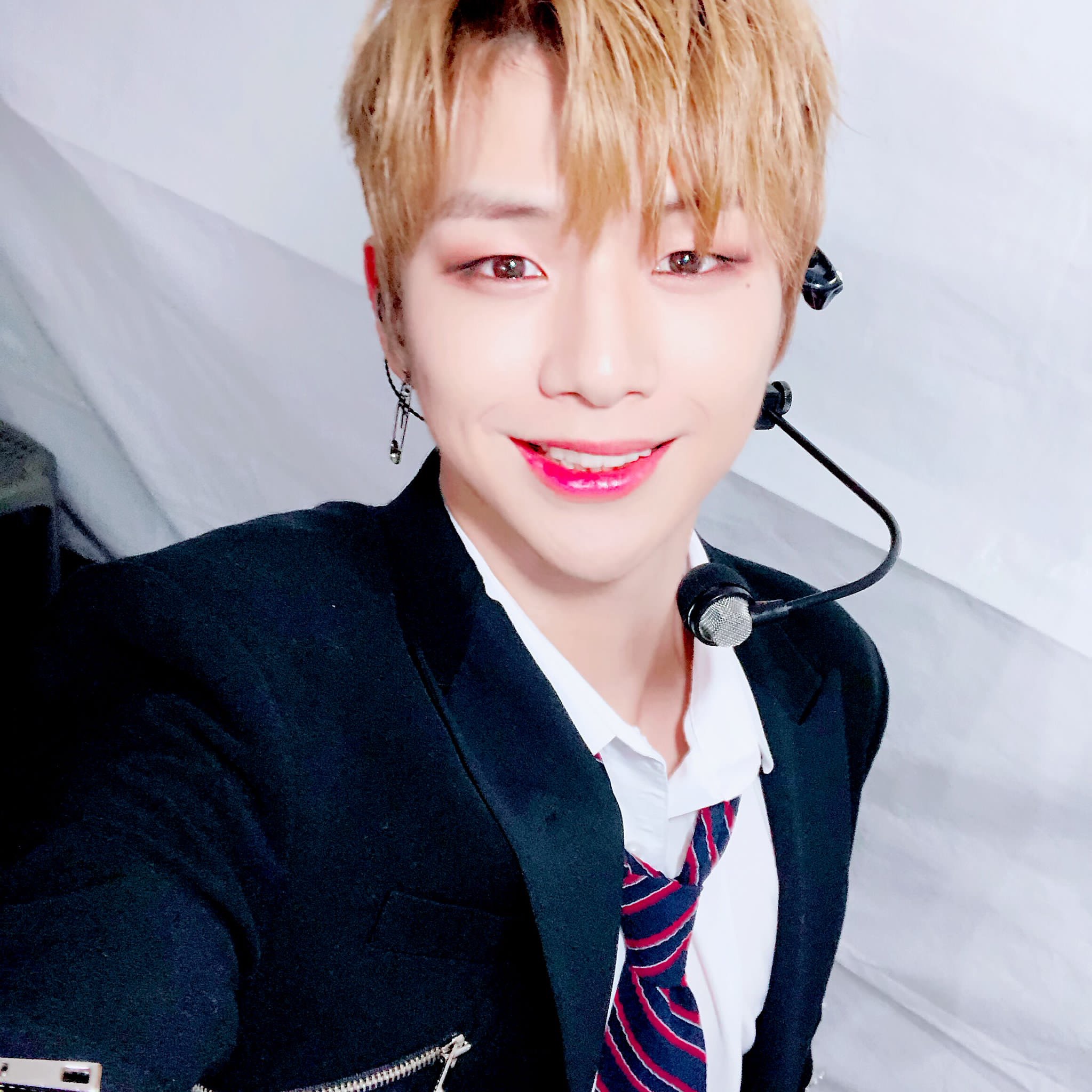 난 그냥 예쁜 다니엘 볼래 | 인스티즈