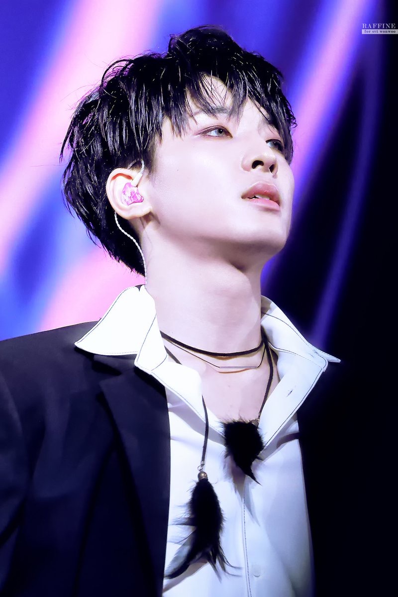 세븐틴 원우 이거 렌즈 낀 거야??? | 인스티즈