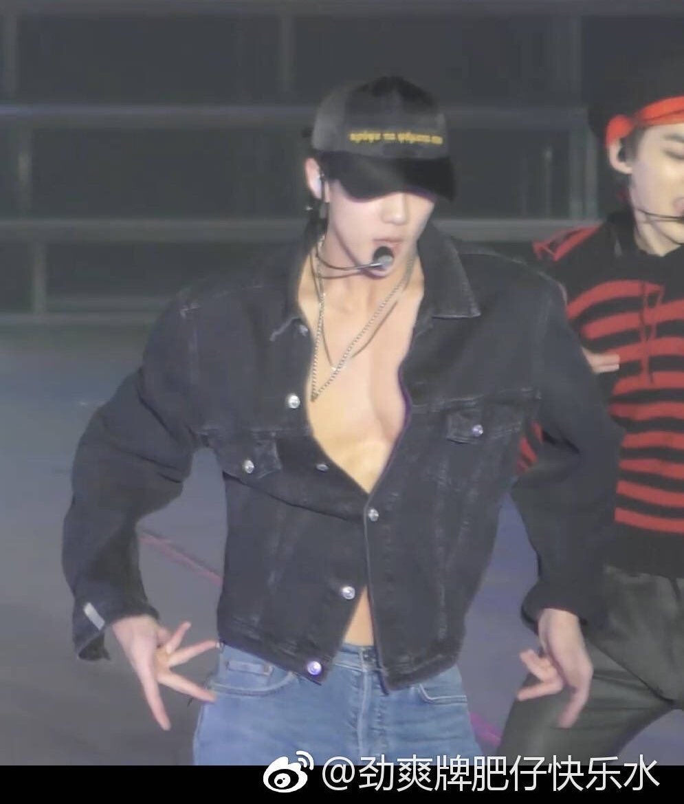 ㄹㅇ내기준 남돌 몸매 원탑임 | 인스티즈