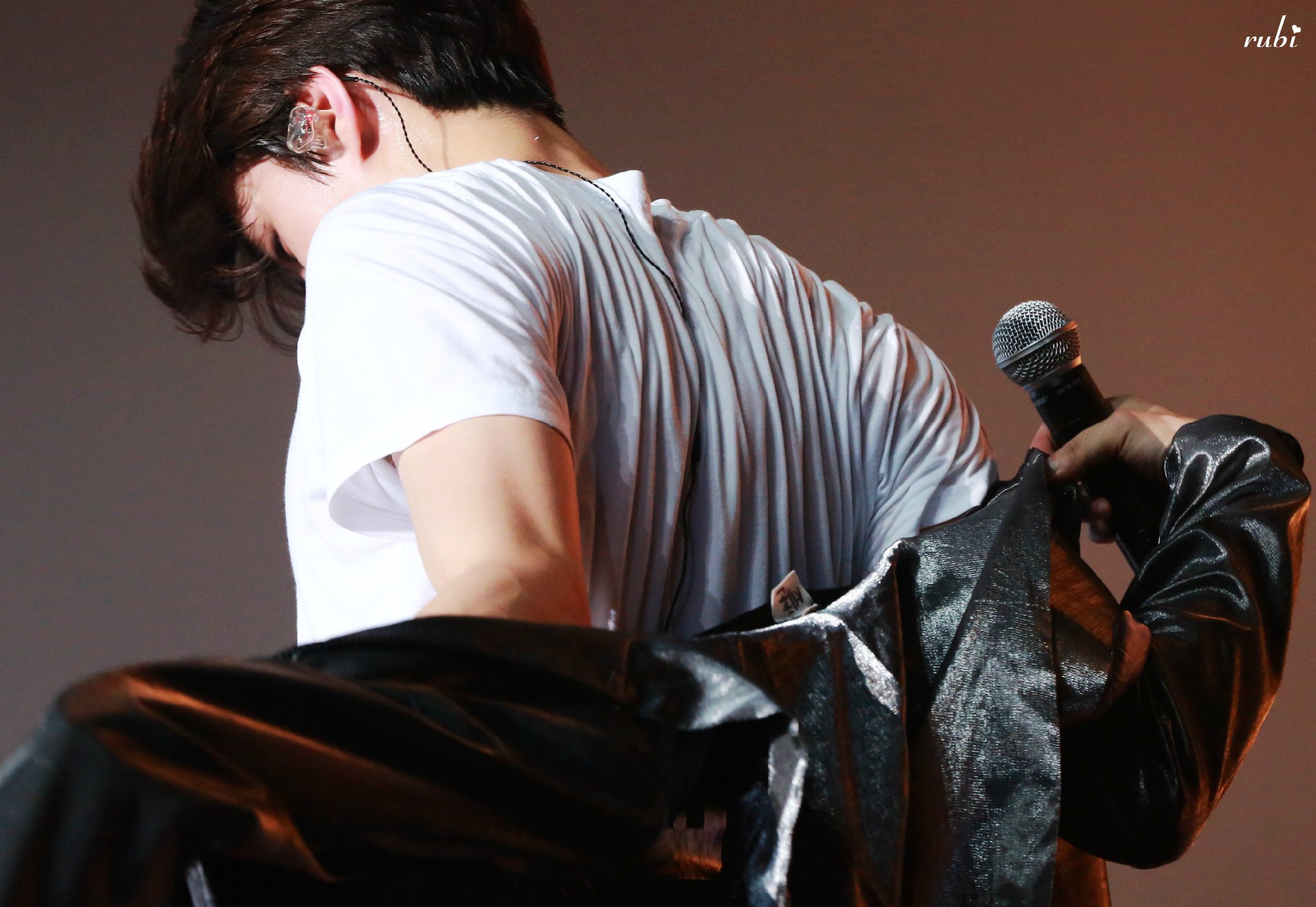 ㄹㅇ내기준 남돌 몸매 원탑임 | 인스티즈