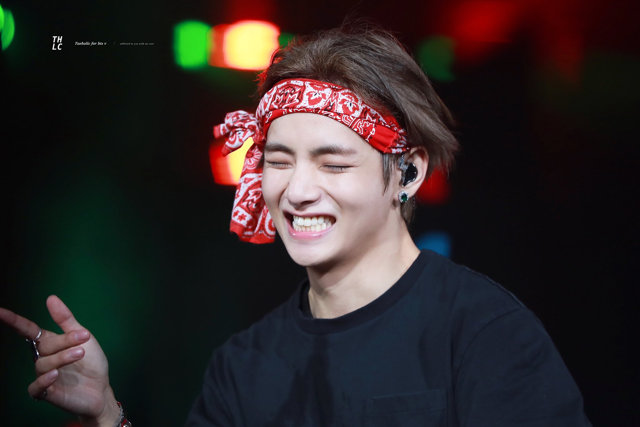 방탄 뷔 네모낳게 웃는다고 해서 그게 몬소리야 이랬는데 | 인스티즈