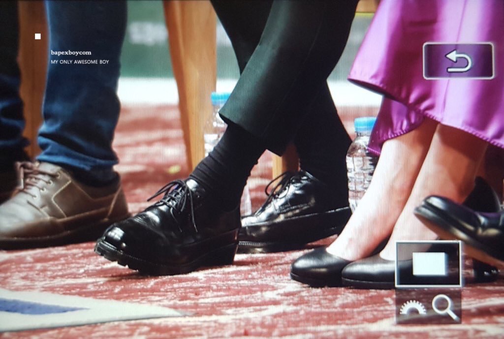 Tôi thực sự thích cổ tay và mắt cá chân thon của Kyungsooㅠㅠ - Instiz EXO Category