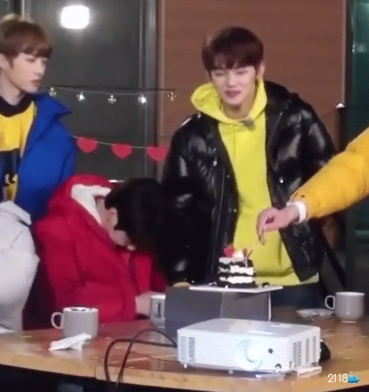 ㄹㅊ30개 다써서 오늘의 최애 알아보기 젤 마니나온애가 최애야 오늘 | 인스티즈